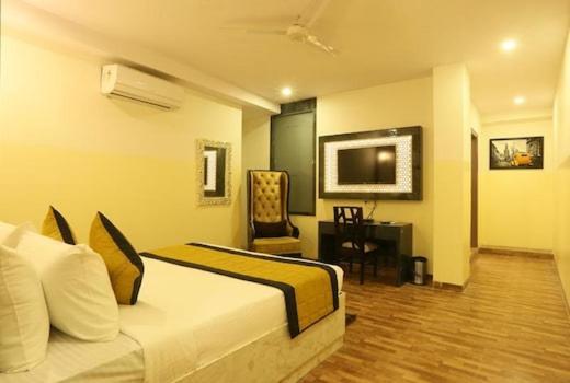 Hotel Plazzo 新德里 外观 照片