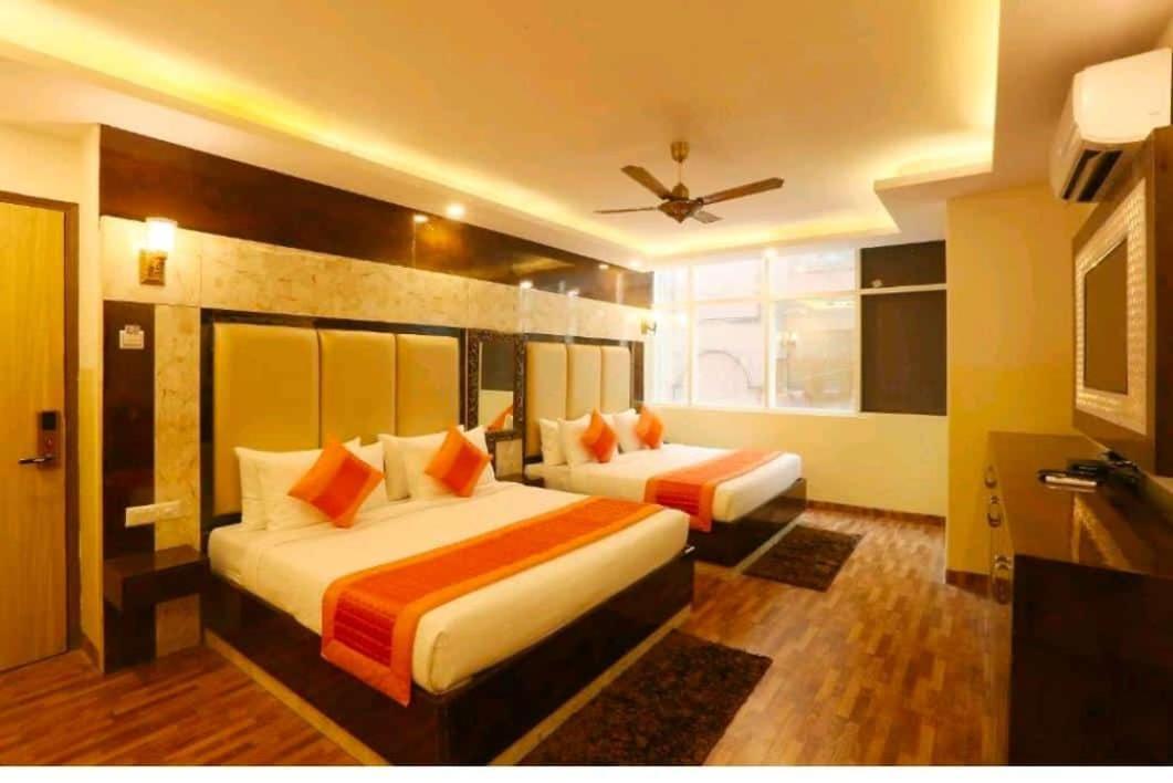 Hotel Plazzo 新德里 外观 照片